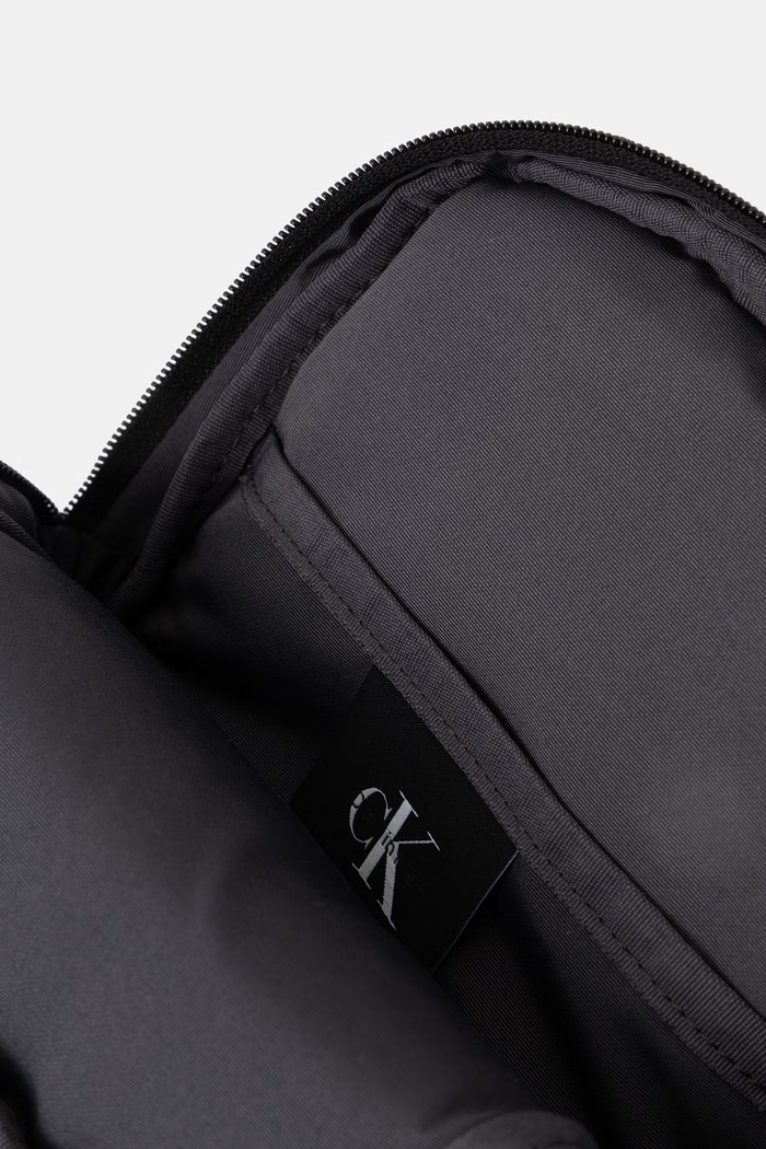 Calvin Klein borsetă de umăr pentru bărbați LV04D3300G negru