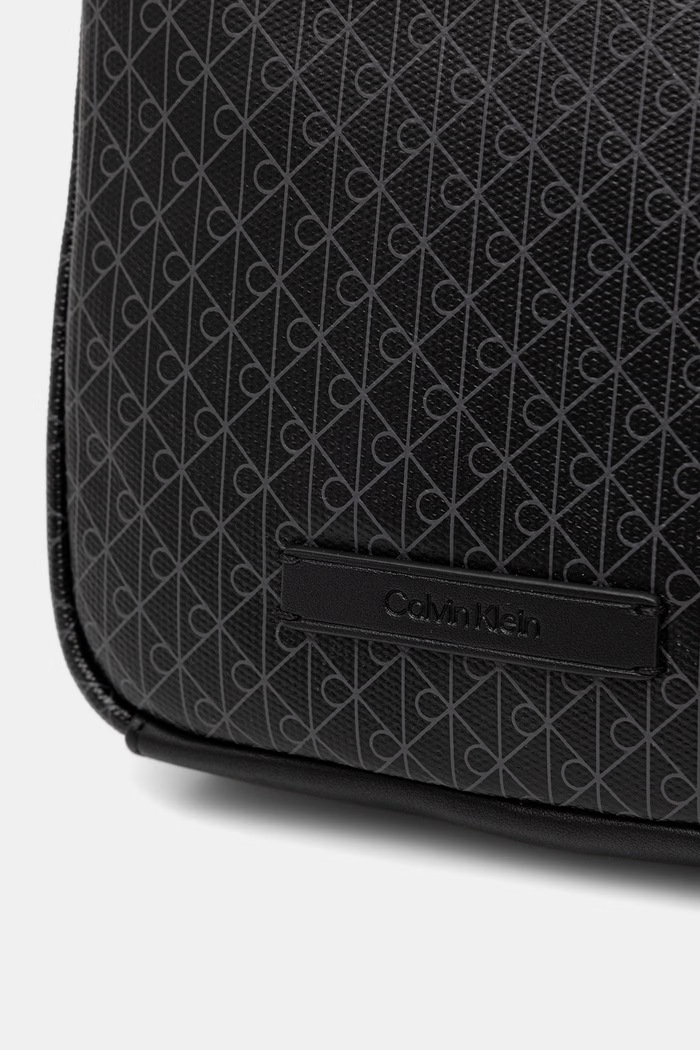 Calvin Klein vrecko pánske z imitácie kože čierna LV04D3334G