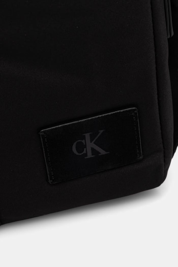 Calvin Klein vrecko pánske čierna LV04D3366G