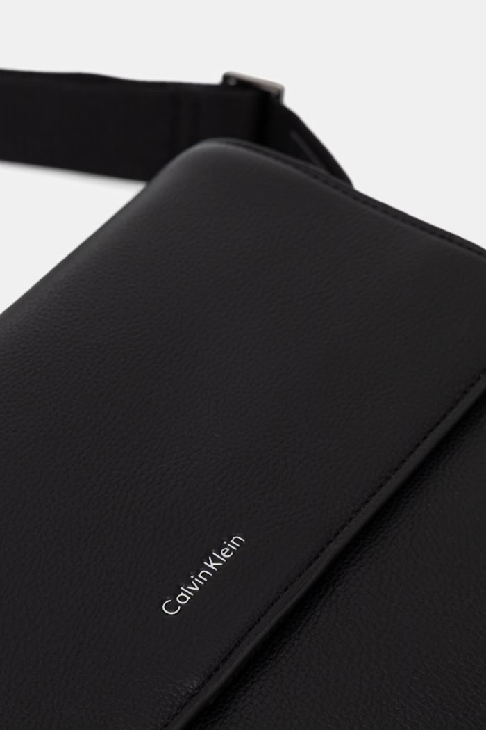 Calvin Klein geantă pentru bărbați negru LV04D3326G
