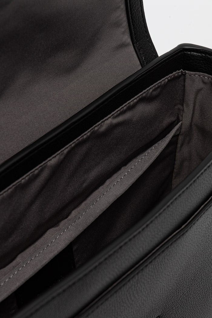 Calvin Klein geantă pentru bărbați LV04D3326G negru