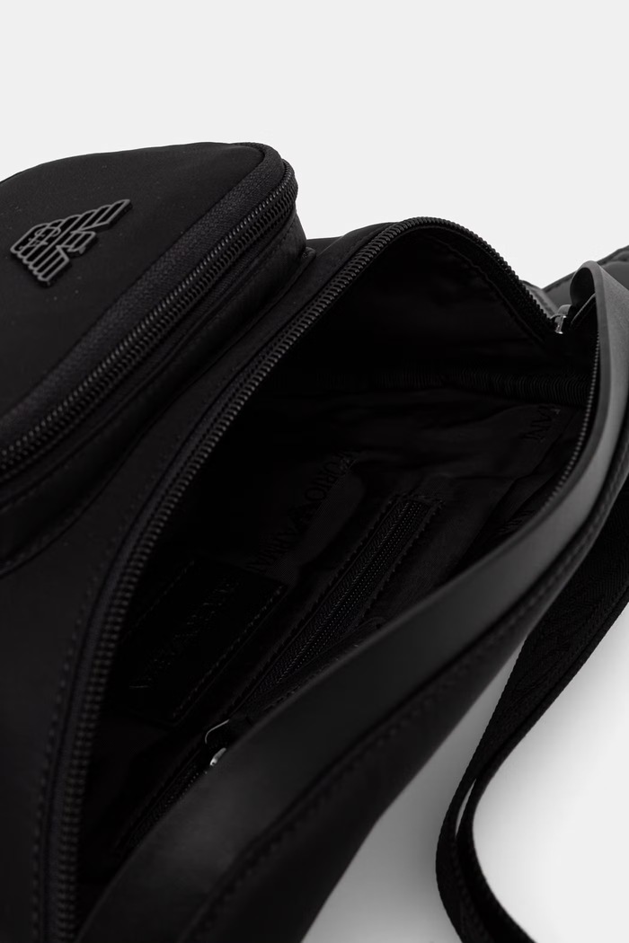 Emporio Armani ľadvinka pánska EM001805.AF13454 čierna