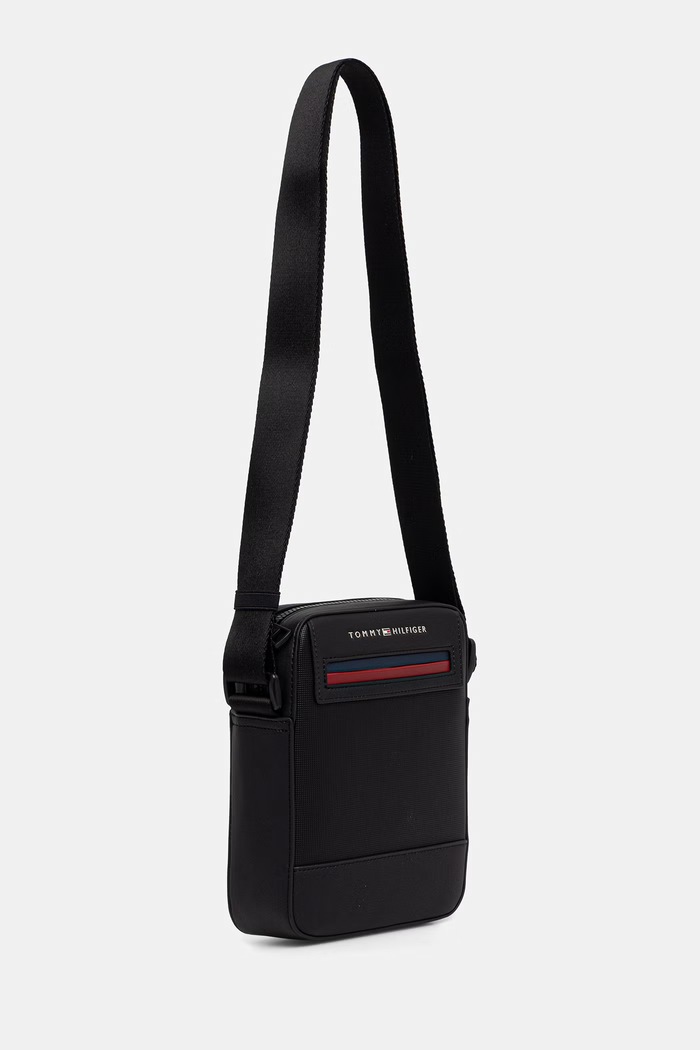 Tommy Hilfiger Válltáska férfi AM0AM14156 fekete SS26