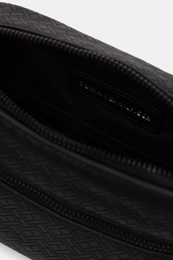 Tommy Hilfiger taška cez rameno pánska z imitácie kože AM0AM14192