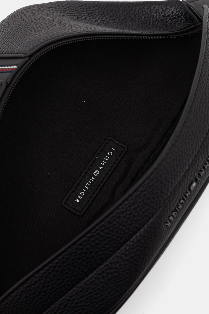 Tommy Hilfiger ľadvinka pánska AM0AM14171 čierna
