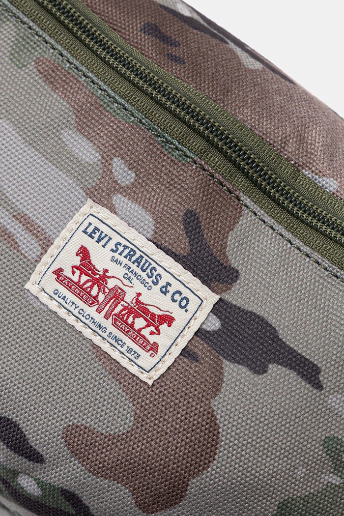 Levi's borsetă DUBOCE SLING OV verde 004C8.0003