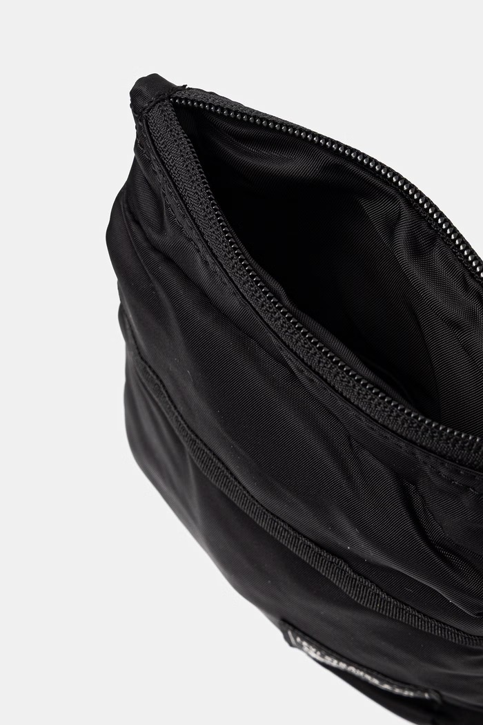 Malá taška Levi's MISSION BAY POUCH 005CU čierna