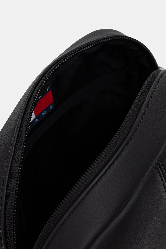 Tommy Jeans чанта за рамо мъжка от имитация на кожа черен AM0AM14292