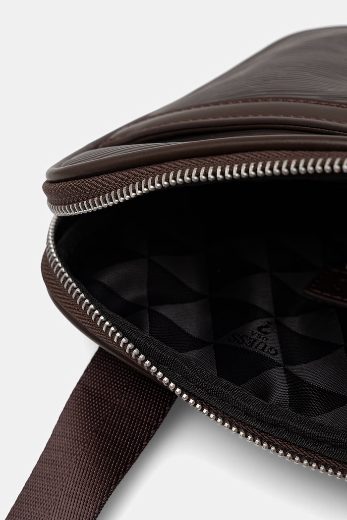 Guess taška cez rameno pánska z imitácie kože MILANO HMMIPW.P6223 hnedá