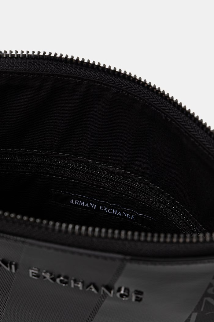 Armani Exchange mala torba za muškarce XM000164.AF11935 crna