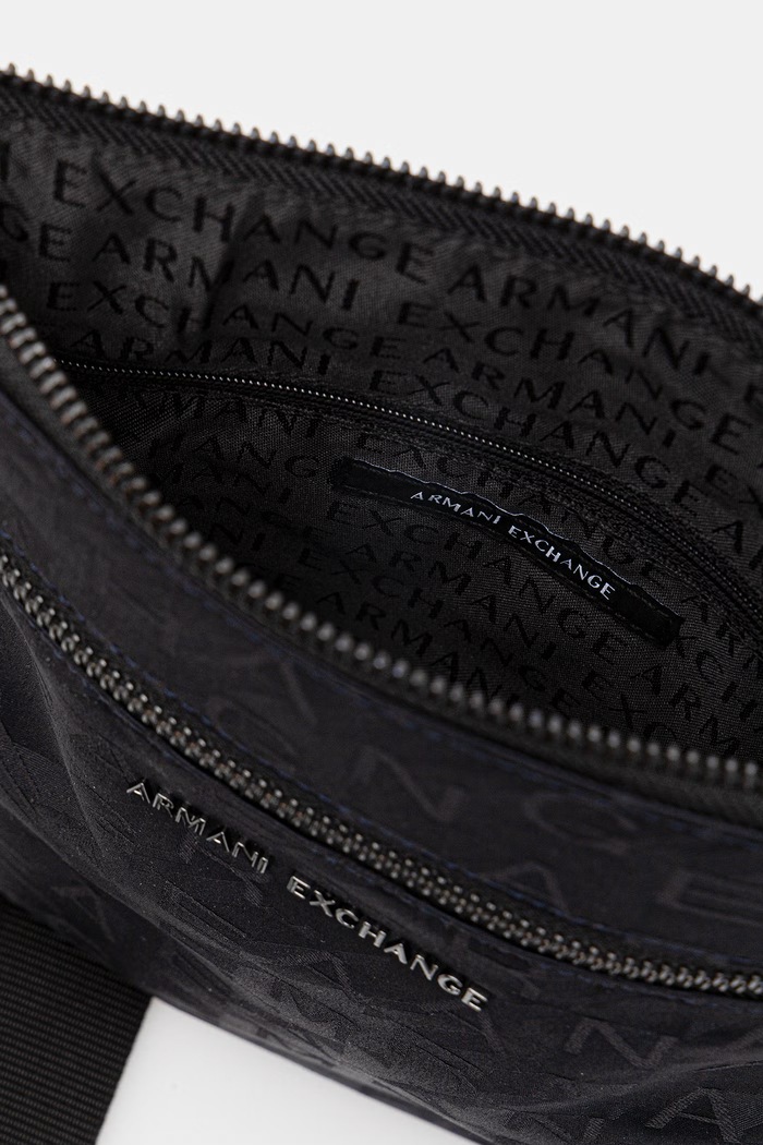 Armani Exchange mala torba za muškarce XM001612.AF22826 crna