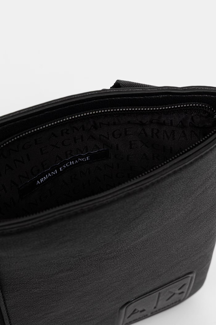 Armani Exchange mala torba za muškarce crna XM002605.AF22653