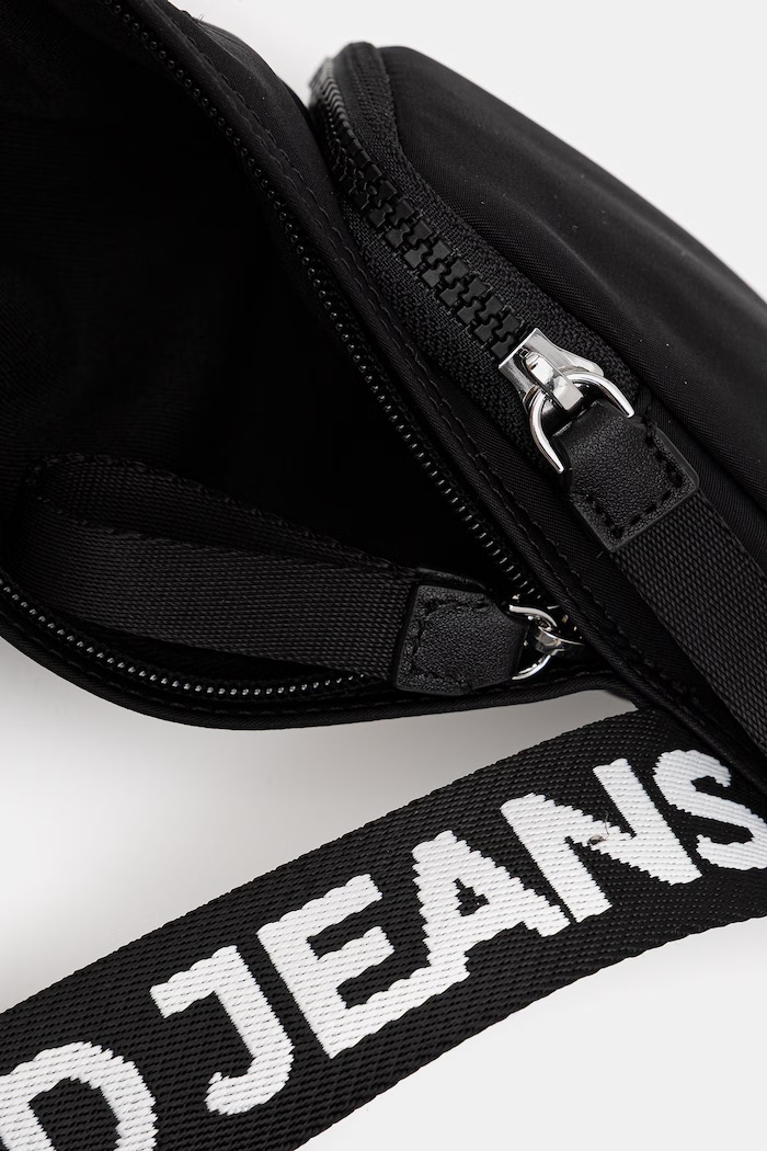 Karl Lagerfeld Jeans vrecko pánske B2M30245 čierna