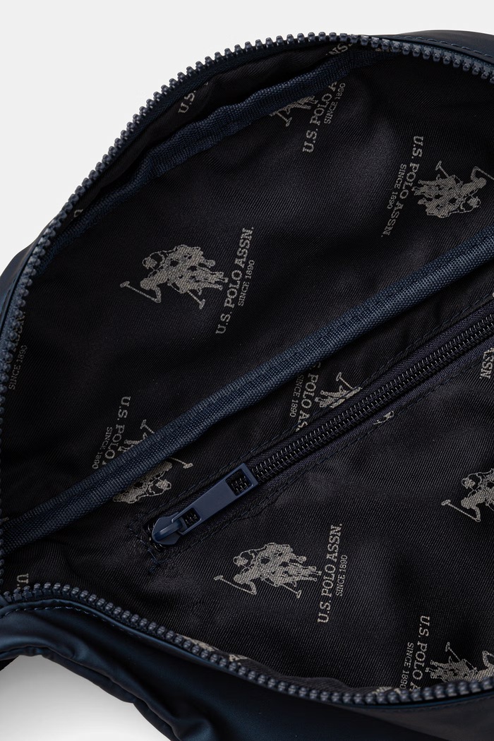U.S. Polo Assn. övtáska WEST WIND BIU3W8933MVP sötétkék