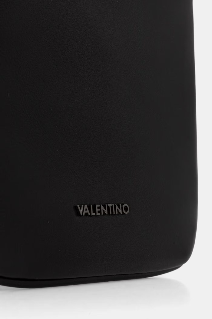 Valentino Bags saszetka męska z imitacji skóry IRONS czarny VBS9PM05