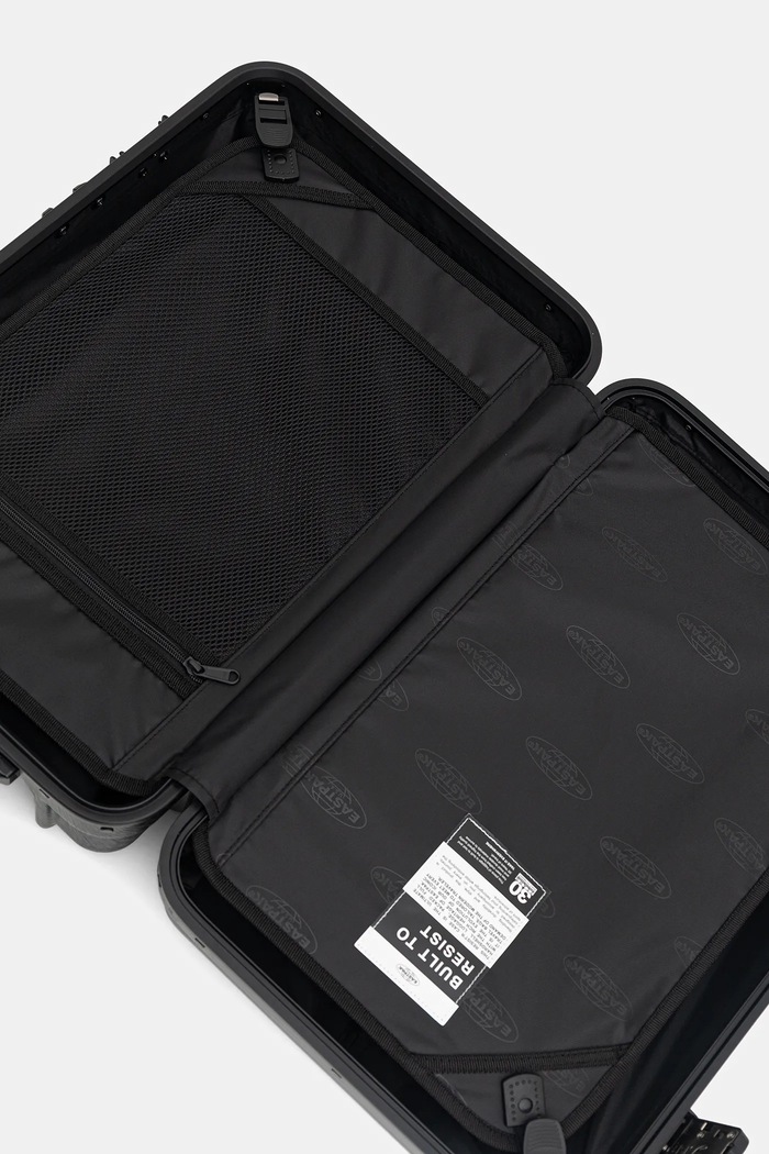 Куфар Eastpak RESIST'R CASE S черен EK0A5BJE4Z51