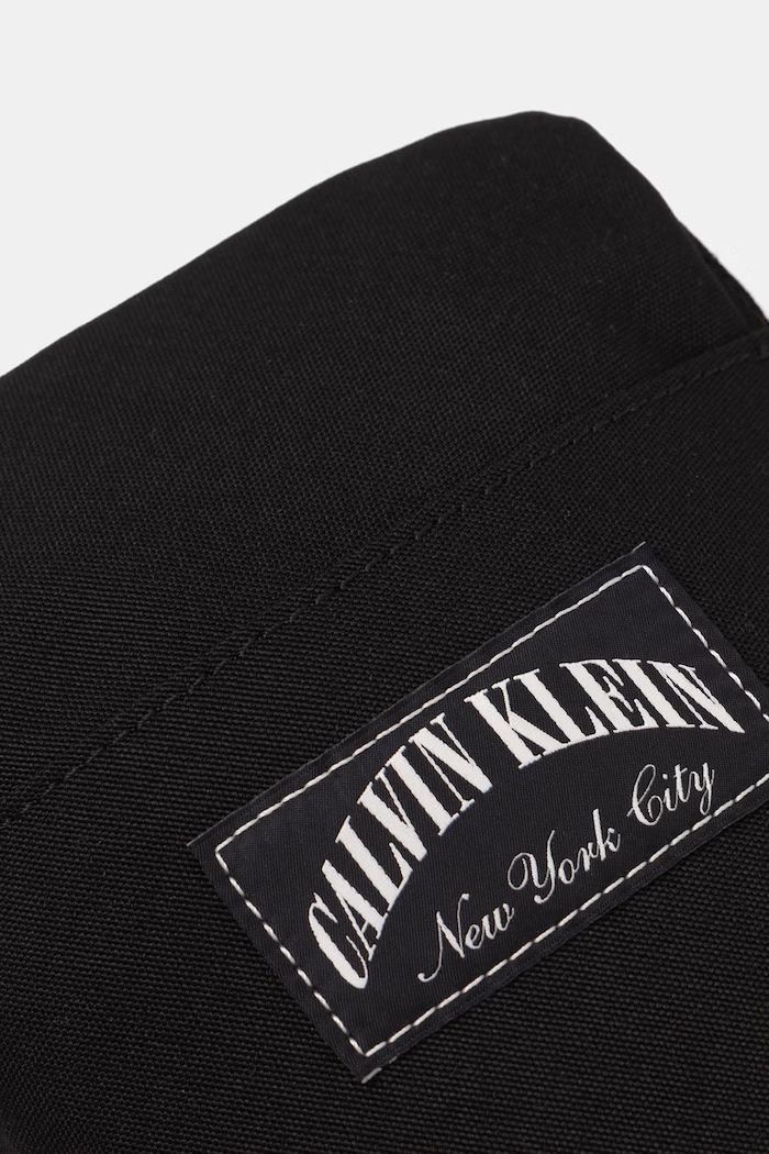 Calvin Klein taška čierna LV04D3346G