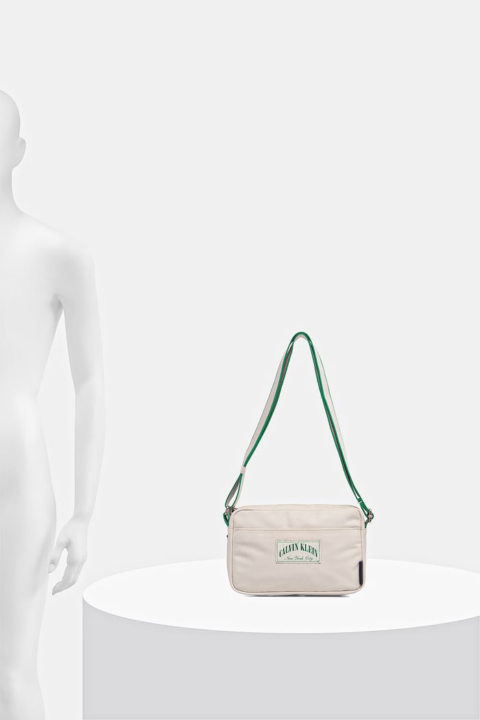 Calvin Klein taška cez rameno LV04D3369G