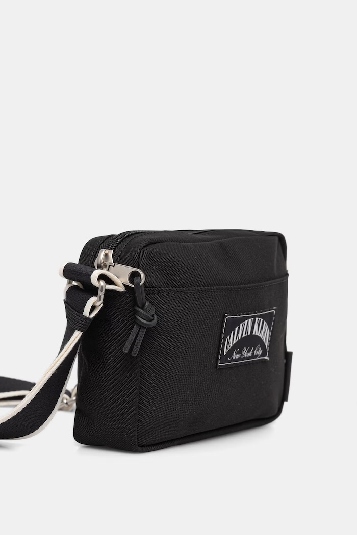Calvin Klein taška cez rameno LV04D3369G čierna SS26