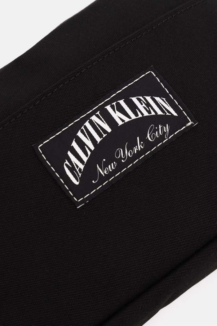 Calvin Klein taška cez rameno čierna LV04D3369G