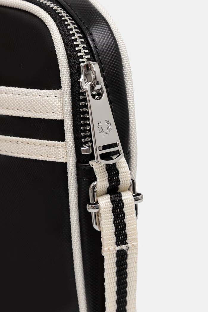 Malá taška Fred Perry Fred Perry L1179 čierna