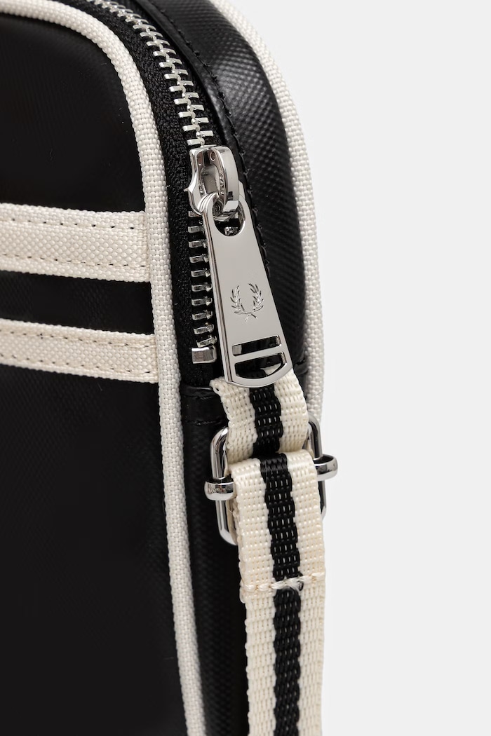 Malá taška Fred Perry Fred Perry L1179 čierna