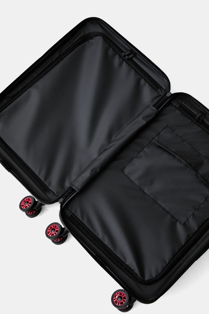 Eastpak walizka twarda RESIST'R ZIP CABIN EK0A5BLO3W01 granatowy