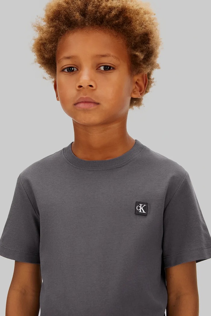 Dečki Otroška bombažna kratka majica Calvin Klein Jeans IU0IU00543.128.176.PPY2 siva