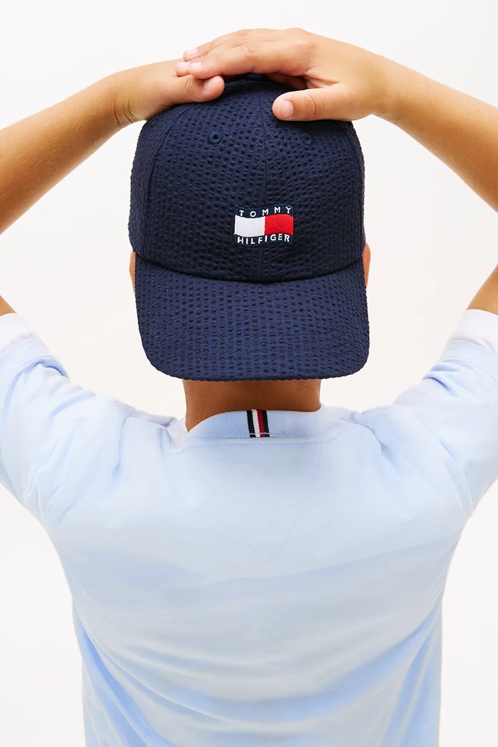 Tommy Hilfiger kratka majica otroška bombažna KB0KB06879.128.176.PPY2 modra
