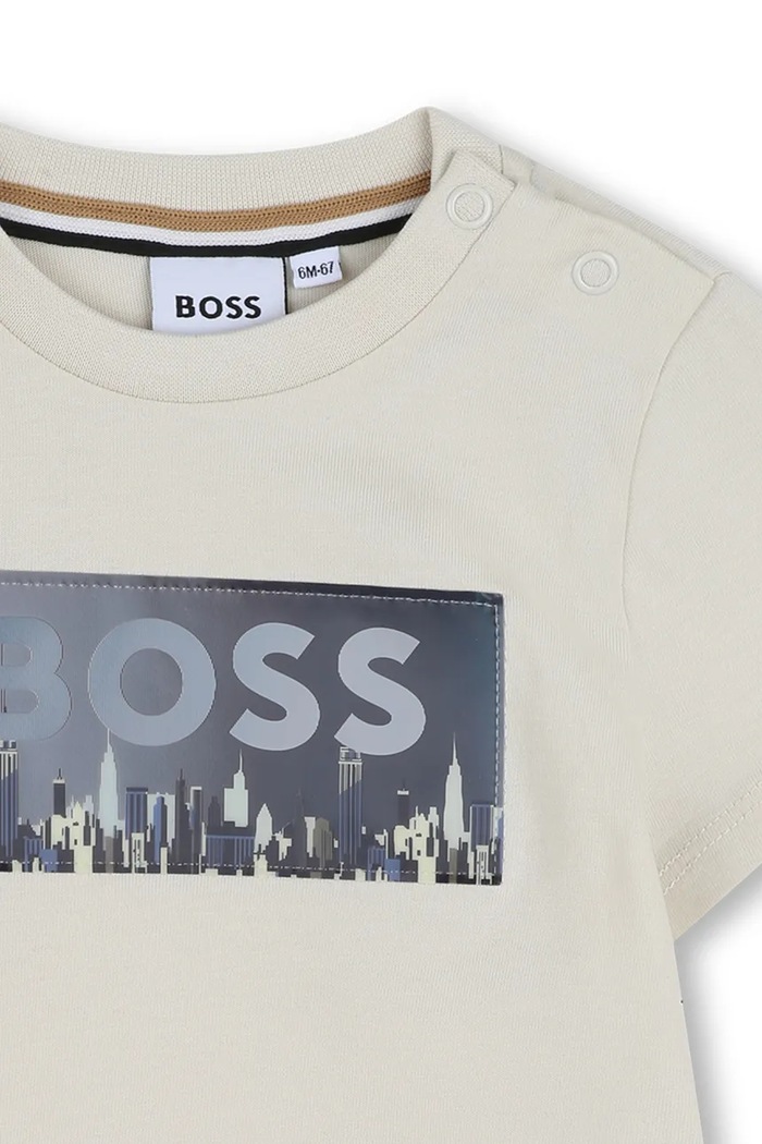 Αγορίστικα Μωρό βαμβακερό μπλουζάκι BOSS J52896.86.94 μπεζ