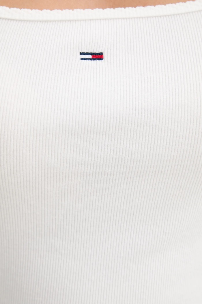 Тениска Tommy Jeans DW0DW21837 бял