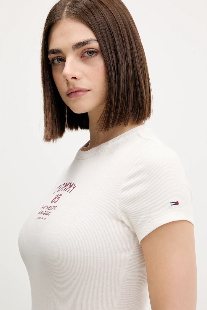 Тениска Tommy Jeans бежов DW0DW21849