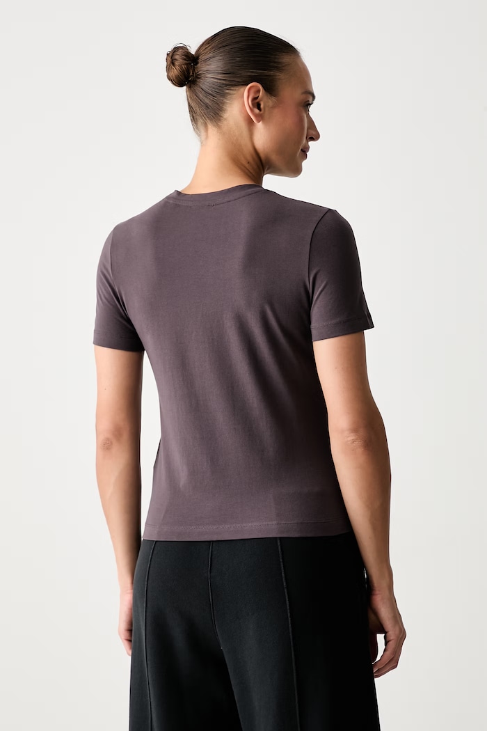 Одяг Guess футболка жіноча з бавовною TRACEY V6RI07.J1314 коричневий