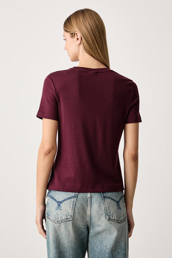 Guess T-shirt damski z bawełną SONIA V6RI17.KD741 bordowy SS26