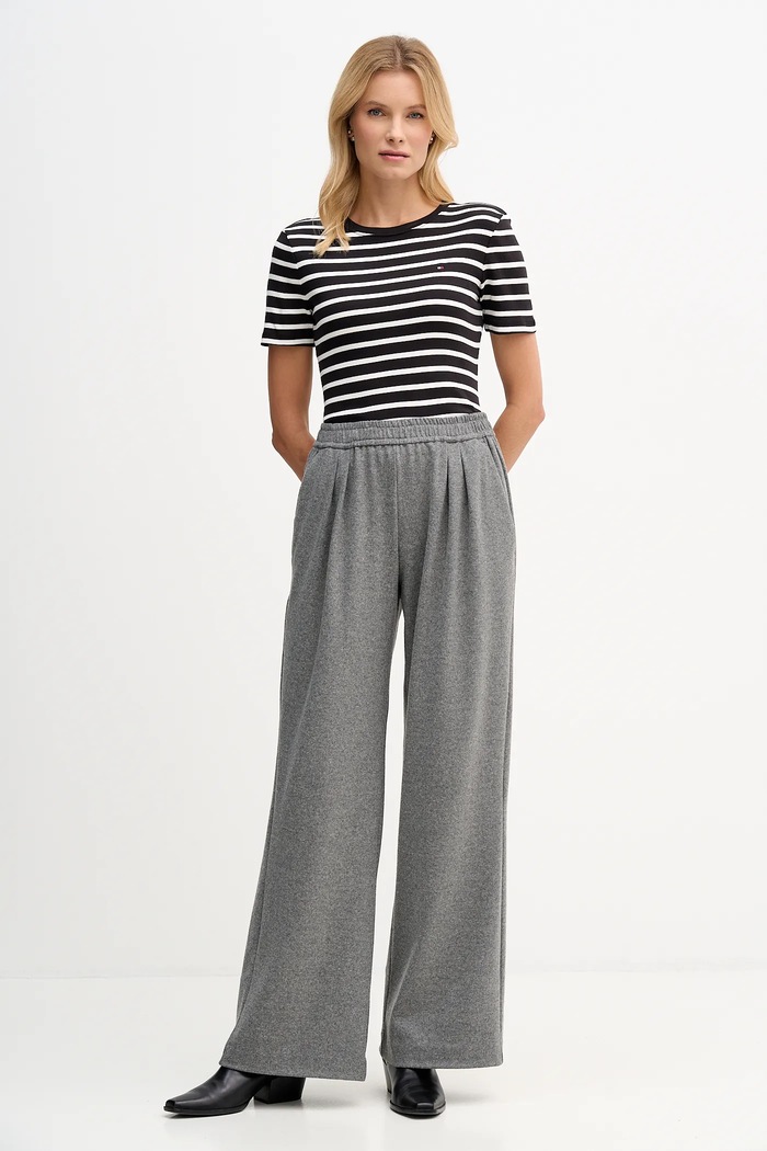 Tommy Hilfiger tričko dámske bavlnené WW0WW40587. čierna SS26