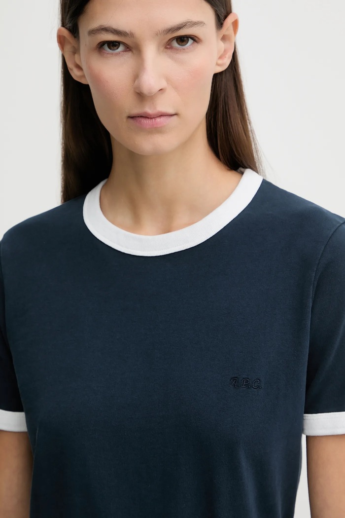 Pamučna majica A.P.C. T-SHIRT CROP MANCHE COURTE CONTRASTÉ mornarsko plava COHBQ.F26550