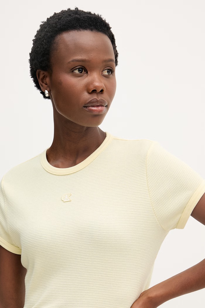 Calvin Klein Jeans t-shirt da donna con cotone giallo LV047F233G