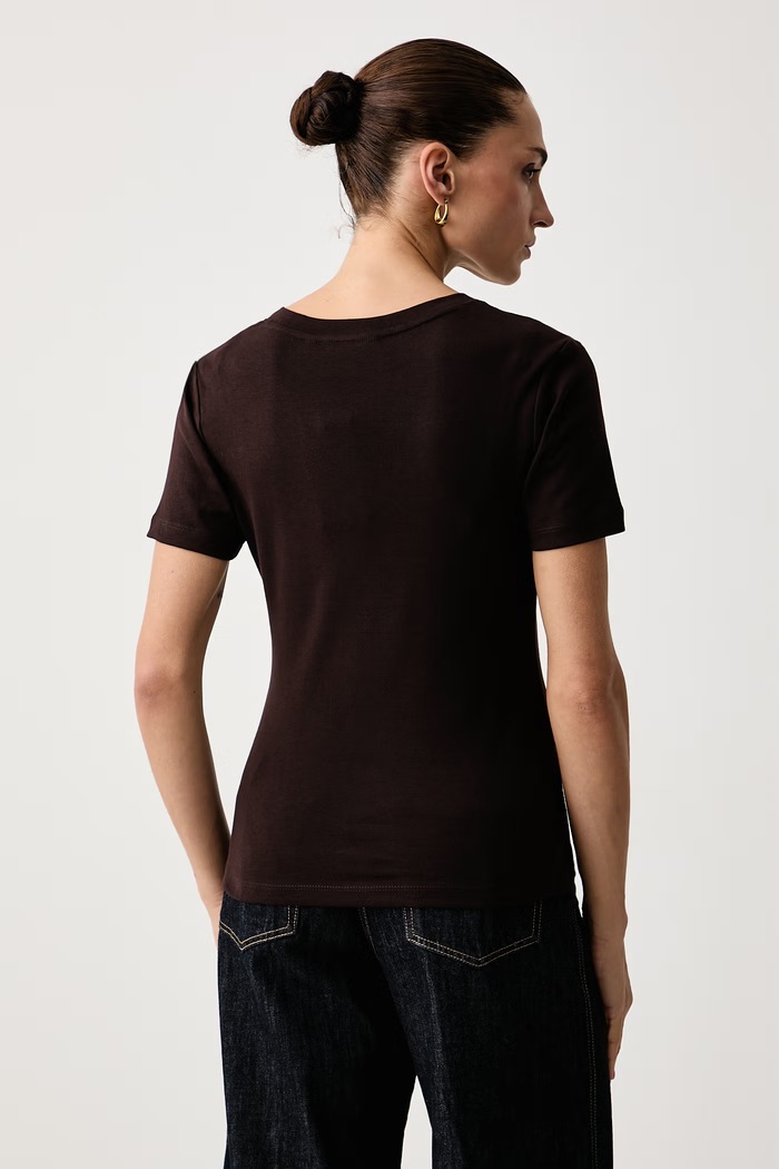 Odzież Tommy Hilfiger T-shirt damski bawełniany WW0WW40584. brązowy