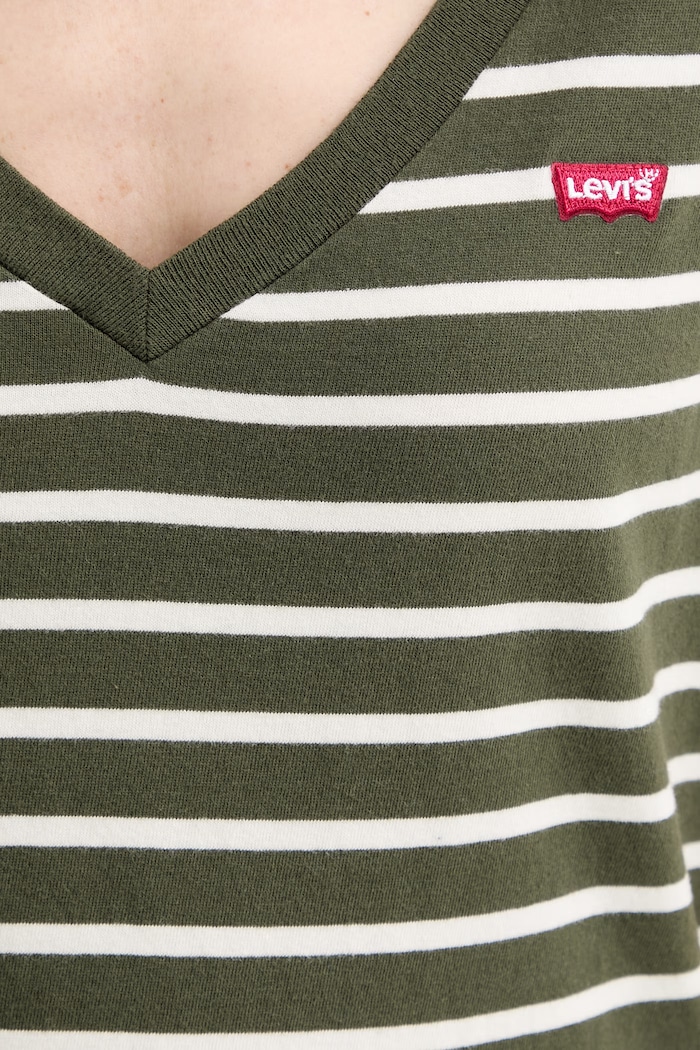 Bavlnené tričko Levi's PERFECT VNECK 85341.0136 zelená