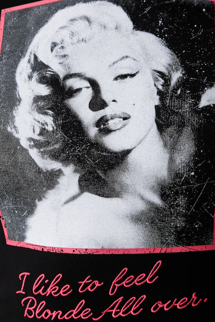 Guess crop top damski z wiskozą MARILYN MONROE W6YI64.K6710 czarny