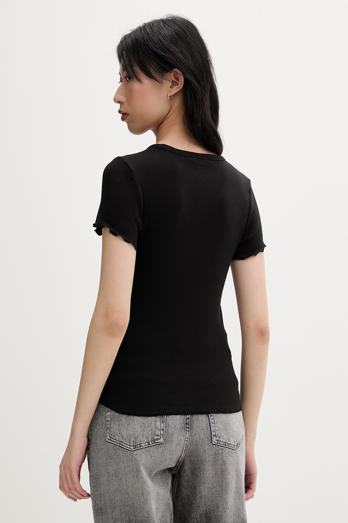 Дрехи Tommy Jeans тениска дамска от памук с еластан DW0DW22782 черен