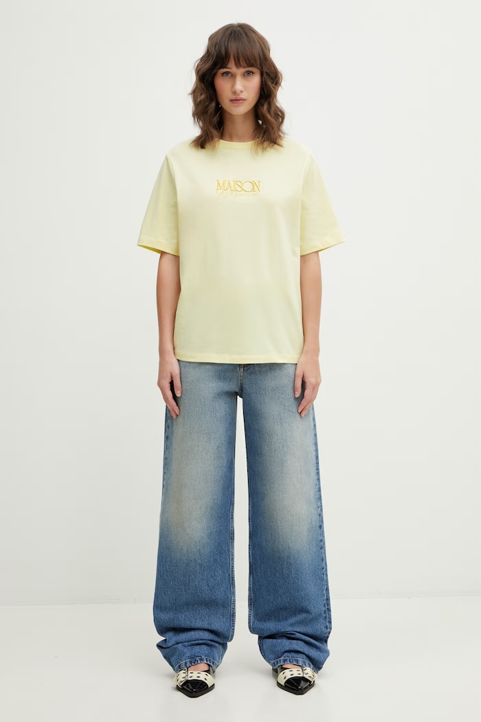 Maison Kitsuné tricou din bumbac Album Logo QW00110KJ0119 galben