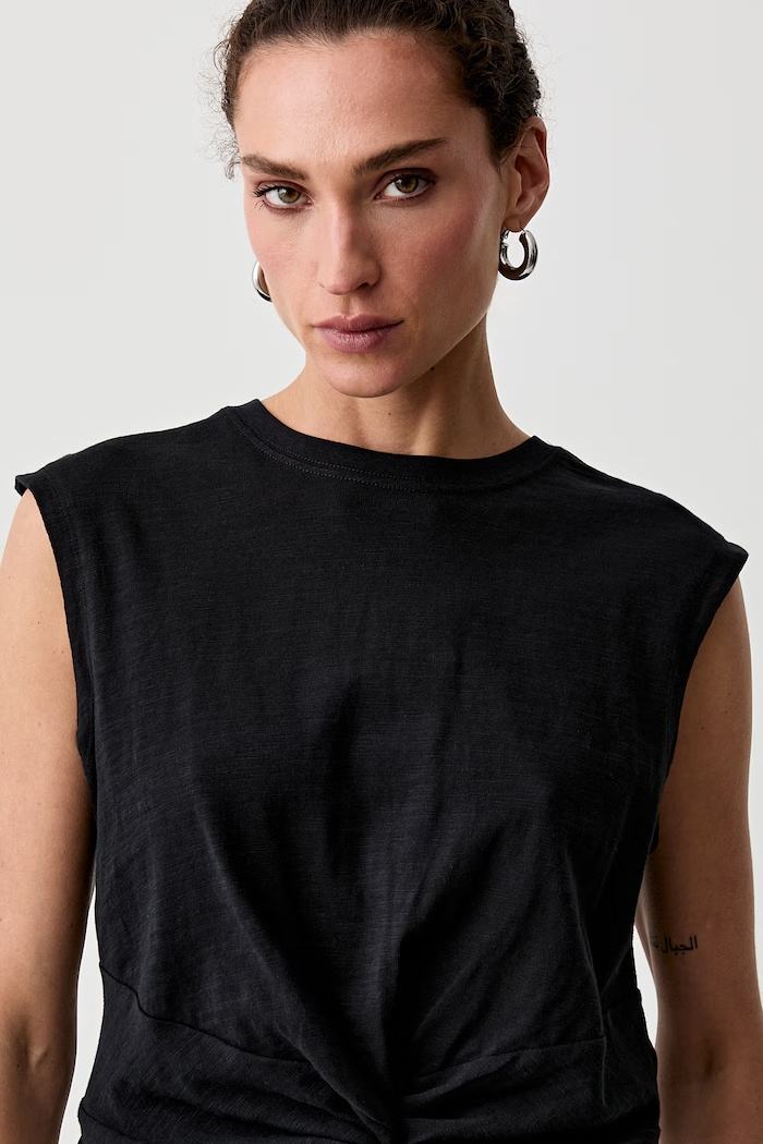 Levi's top dámský bavlněný TWISTED FEMME SS černá 005JP