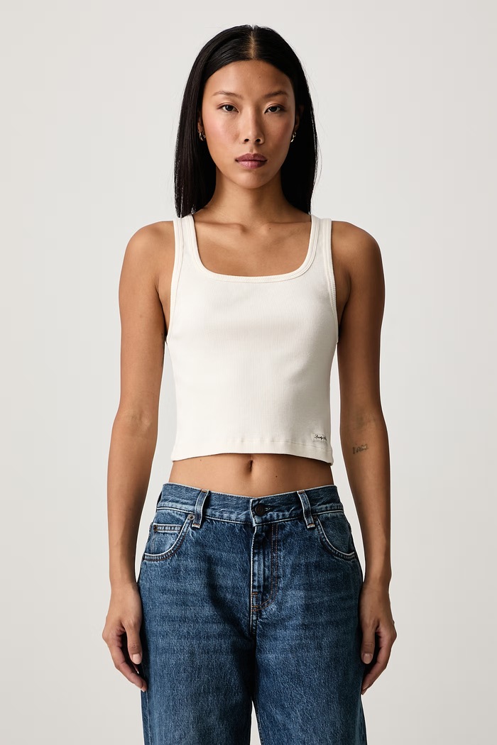Sporty & Rich Signature Logo crop top damski bawełniany z elastanem beżowy TO11574326WH37
