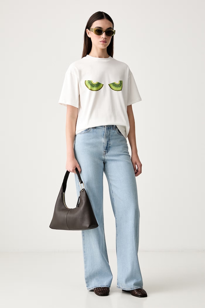 Never Fully Dressed T-shirt damski bawełniany z elastanem NFDTO2235 beżowy SS26