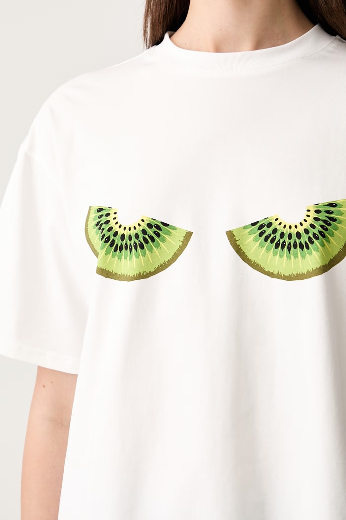 Never Fully Dressed T-shirt damski bawełniany z elastanem NFDTO2235 beżowy