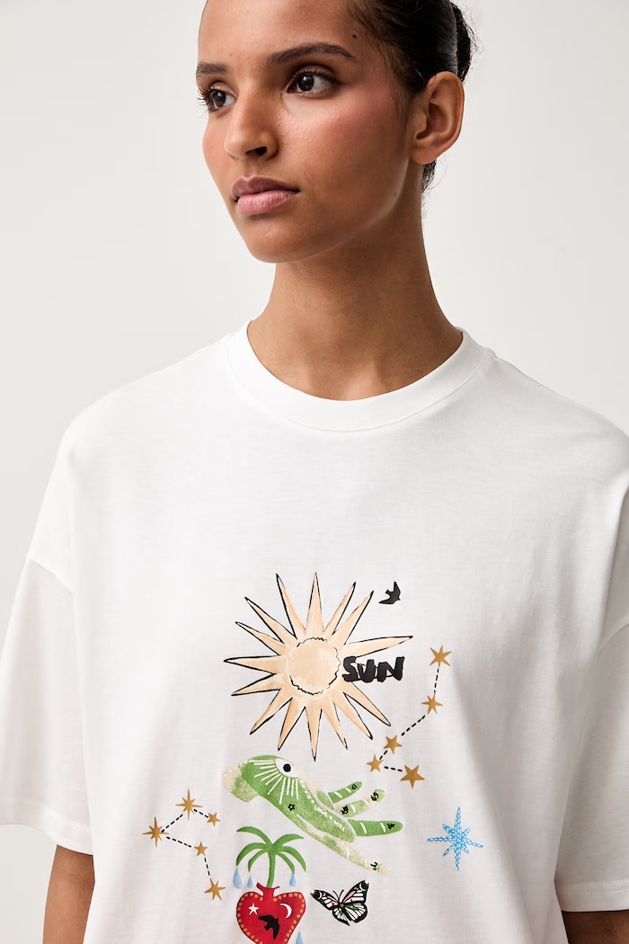 Never Fully Dressed T-shirt damski bawełniany biały NFDTO2220