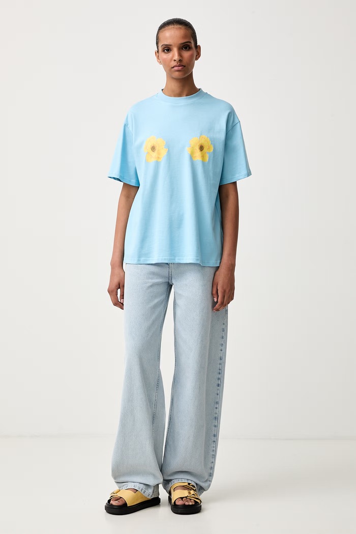 Never Fully Dressed T-shirt damski bawełniany NFDTO2245 niebieski SS26