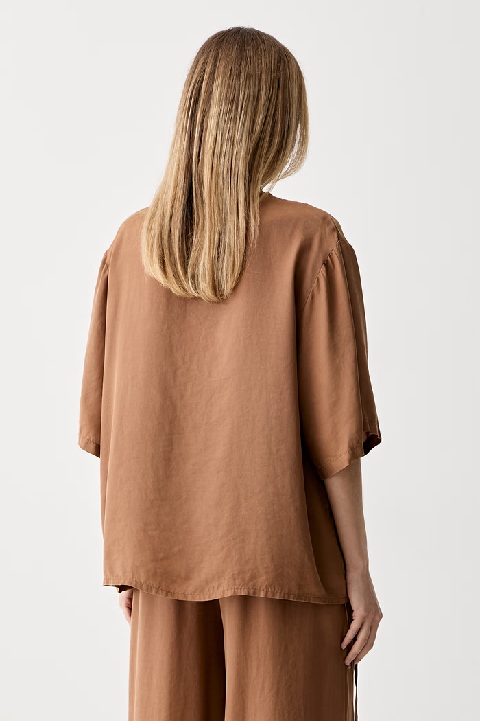 Odzież ViCOLO T-shirt oversize damski z lyocellu TAB0571 brązowy