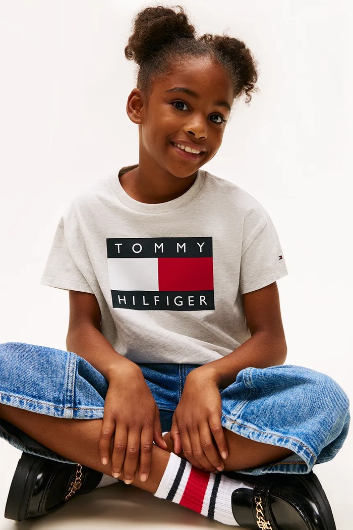 Detské bavlnené tričko Tommy Hilfiger KG0KG09289.116.122.PPY2 sivá